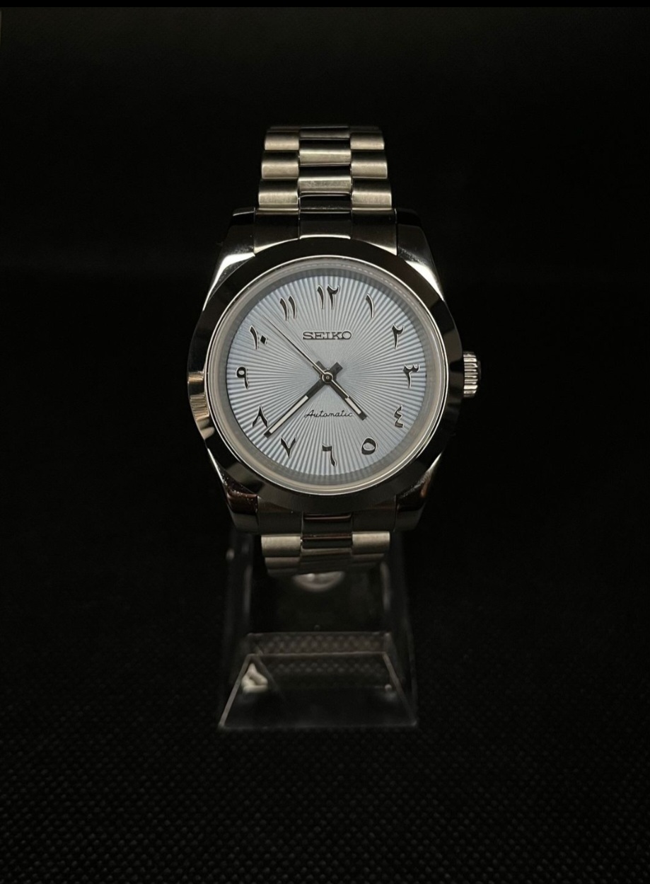 White Sunburst Arabic